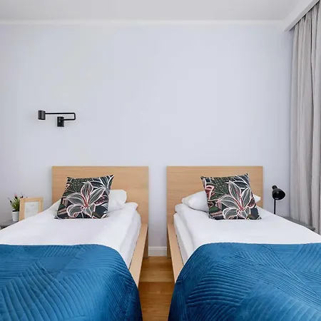 Przytulny I Przestronny W Krakowie Z Parkingiem Biurkiem I 2 Balkonami By Renters Apartmán