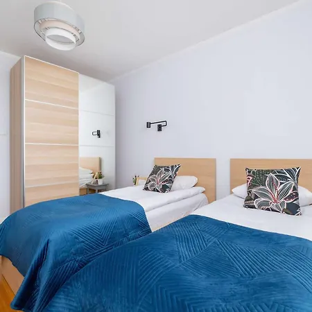 Przytulny I Przestronny W Krakowie Z Parkingiem Biurkiem I 2 Balkonami By Renters Apartmán *